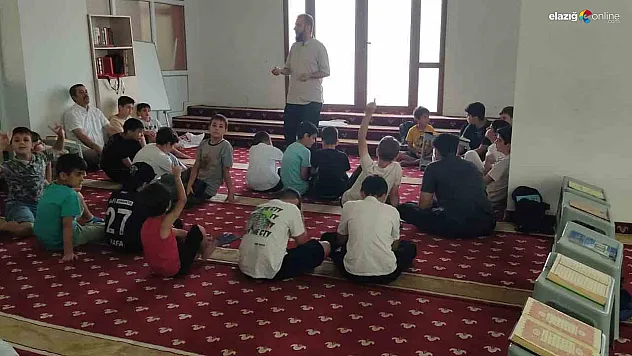 Elazığ'da Öğrencilere Teknoloji Uyarısı! Camilerde Farkındalık Semineri