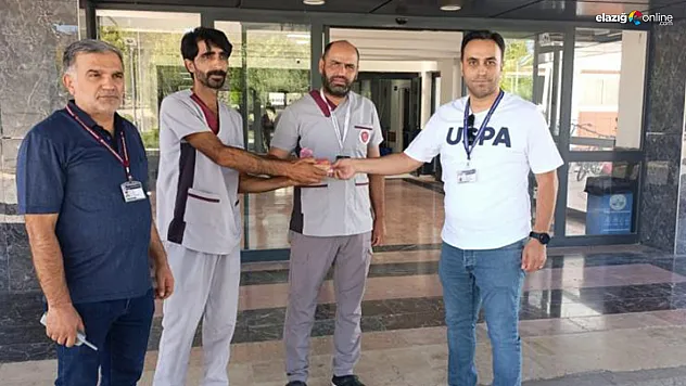Elazığ'da Örnek Davranış: Temizlik Görevlisi Bulduğu Parayı Polise Teslim Etti!