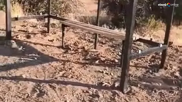 Baskil'de Pes Dedirten Olay: Otobüs Duraklarını Soydular!