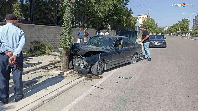 Otomobilin ağaca çarpması sonucu 1 kişi yaralandı