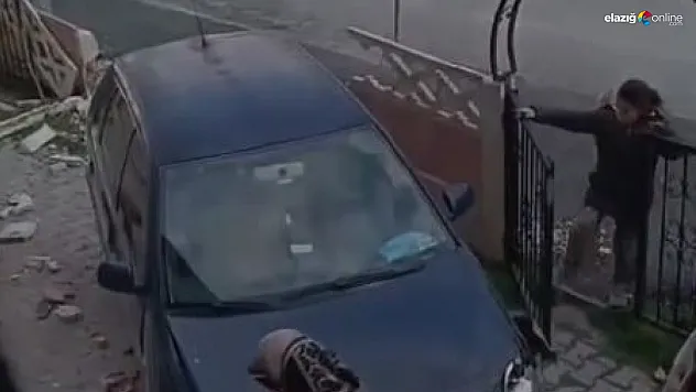 Otomobil apartman bahçesine daldı