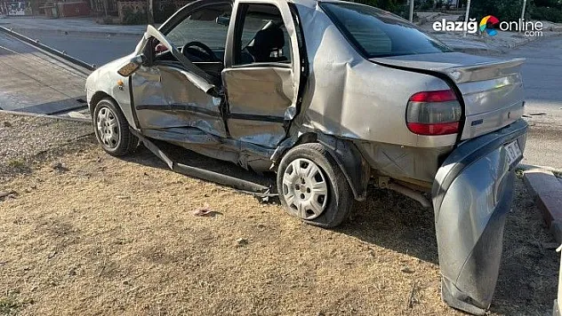 Otomobil ile hafif ticari araç çarpıştı: 3 yaralı