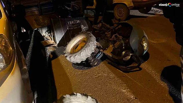 Baskil'de feci kaza: Çapa motoru ile otomobil çarpıştı, 3 yaralı!