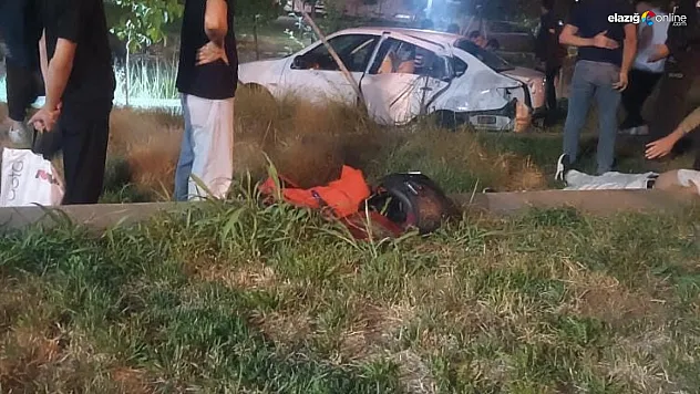 Çaydaçıra Kavşağı'nda Korkutan Kaza: Otomobil Millet Bahçesi'ne Girdi!