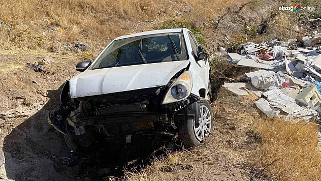 Elazığ Güney Çevre Yolu'nda Kaza! Otomobil Şarampole Uçtu!
