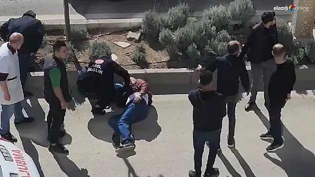 Elazığ'da Korkutan Kaza: Otomobil Yaya Çarptı!