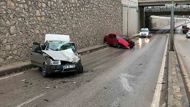 Ataşehir Mahallesi'nde feci kaza! 2'si ağır 4 yaralı