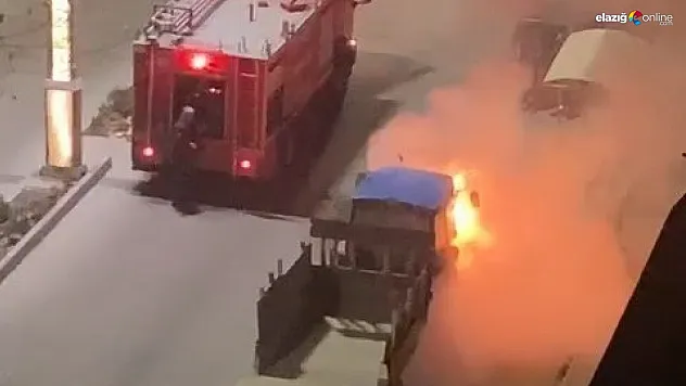 Elazığ'da park halindeki traktörden alevler yükseldi