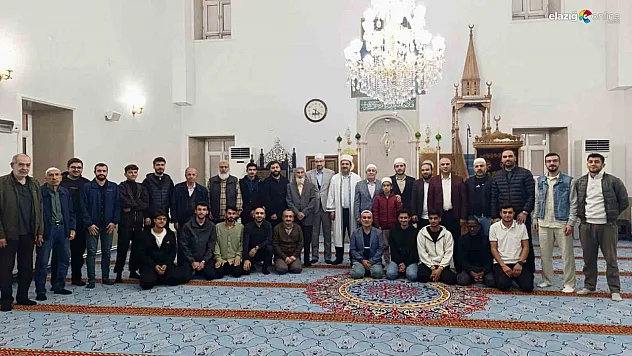 Elazığ'da Manevi Huzur: Geleneksel Sabah Namazı Buluşmaları Sürüyor!