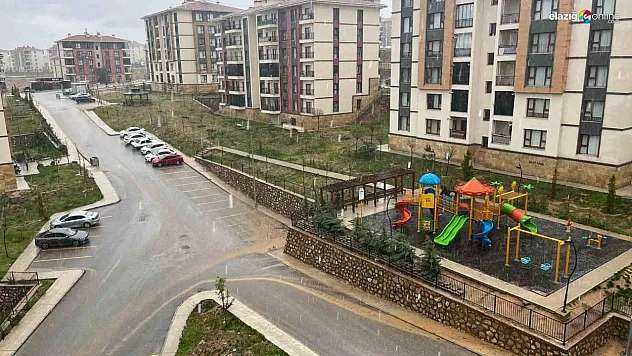 Elazığ'da Sağanak Yağış Hayatı Olumsuz Etkiliyor!