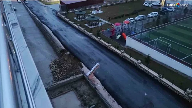 Elazığ'da sağanak sonrası istinat duvarı çöktü