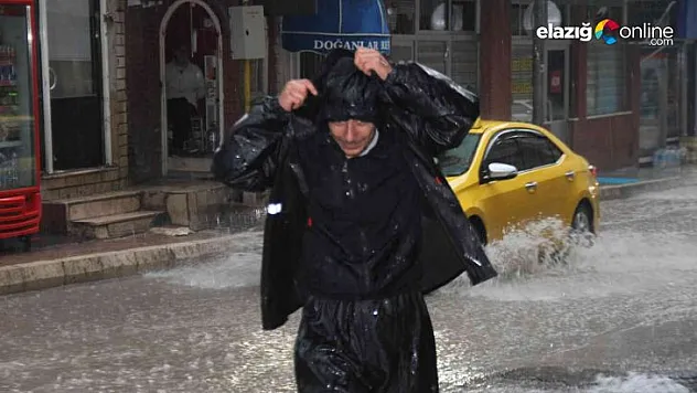 Sağanak yağış etkisini yeniden gösterdi