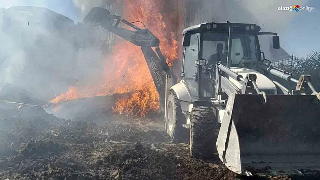 Kovancılar'da Samanlık Yangını Paniğe Yol Açtı: İtfaiye Hızla Müdahale Etti
