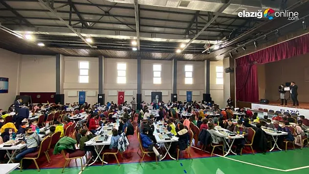 Elazığ'da satranç turnuvası başladı
