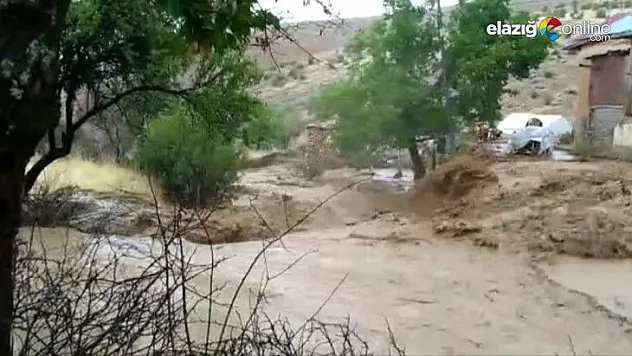 Baskil'de sel nedeniyle heyelan meydana geldi