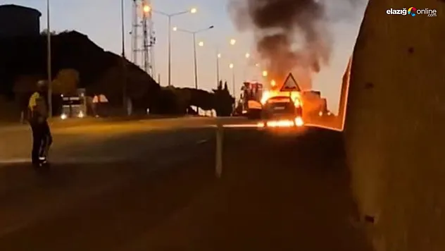 Elazığ'da Seyir Halindeki Otomobil Alev Topuna Döndü: İşte O Anlar