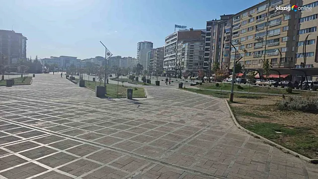 Elazığ'da Sıcak Hava Etkisini Sürdürüyor, Vatandaşlar Evlerinden Çıkmıyor!