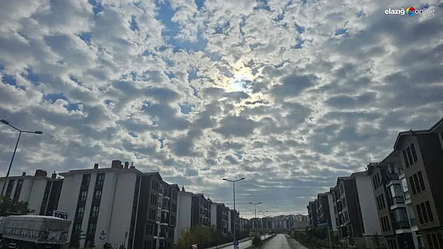 Elazığ'da Gökyüzü Sanat Eseri Gibi: Sirrokümülüs Bulutları Mest Etti