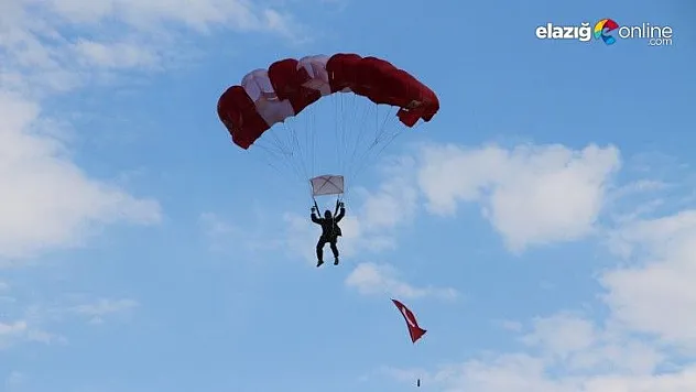 SkyFest etkinliği renkli görüntüler oluşturdu