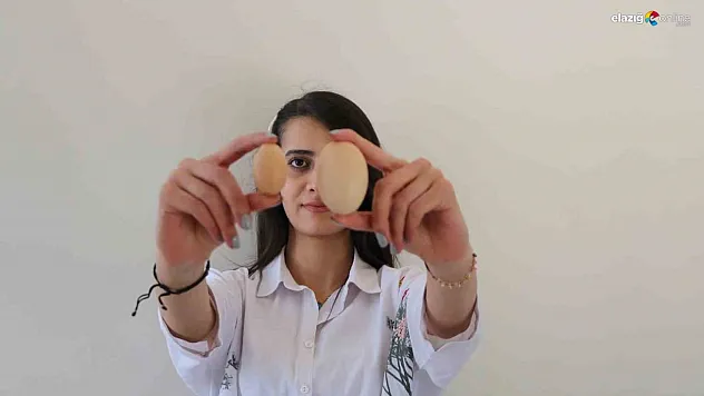 Elazığ'da tavuğun yaptığı mini yumurta şaşırttı