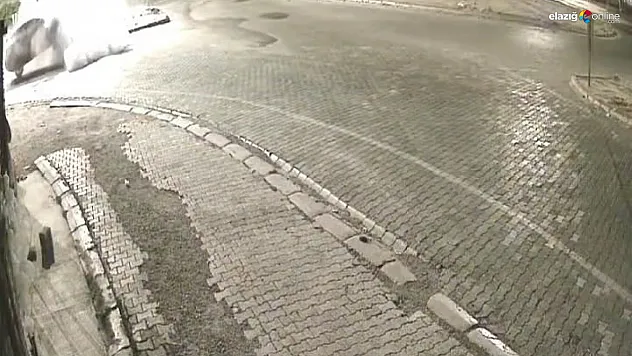 Karakoçan'da Aynı Kavşakta 4 Ayrı Kaza: Görüntüler Şoke Etti!