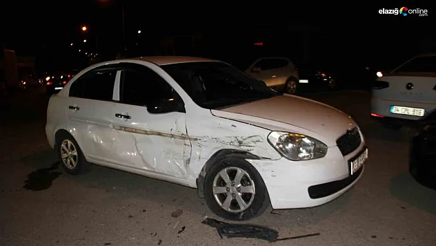 Ataşehir Mahallesi'nde kaza! İki otomobil çarpıştı