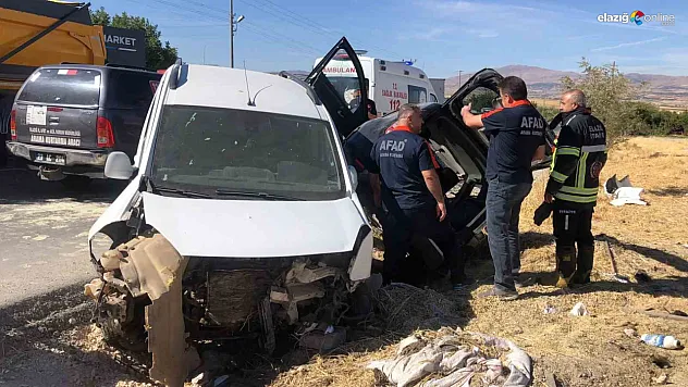Elazığ-Keban Karayolunda Trafik Kazası! 3 Yaralı