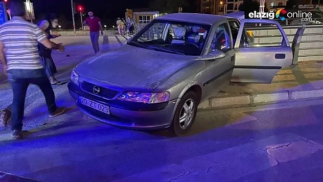 İki otomobilin çarpıştığı kazada 4 kişi yaralandı