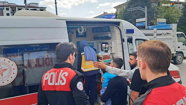 Elazığ'da Minibüs ile Otomobil Çarpıştı: 5 Yaralı