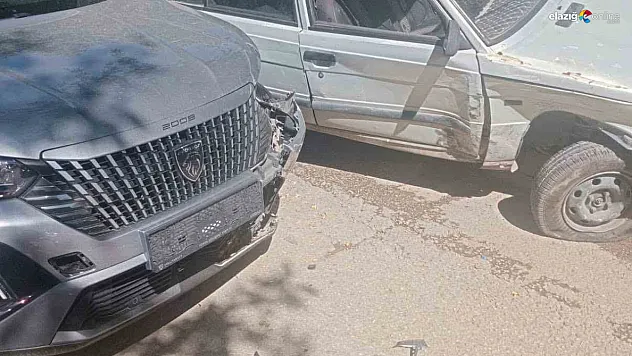 Kovancılar'da Trafik Kazası! Can Kaybı Yok, Araçlar Zarar Gördü