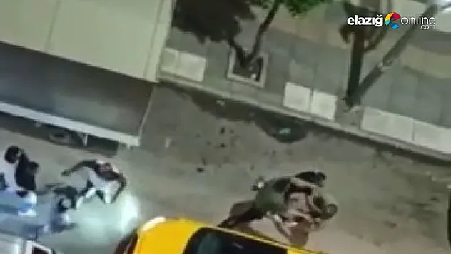 Elazığ'da trafikte yol verme kavgasında yumruklar konuştu