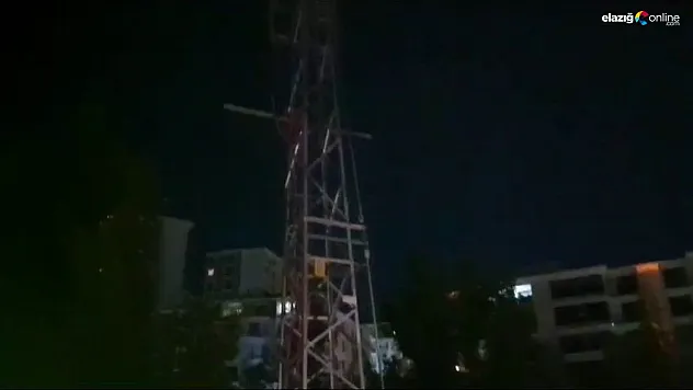 Bomba gibi patlayan trafo paniğe neden oldu