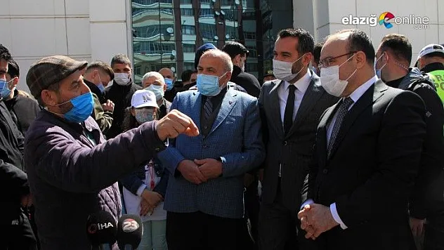 Elazığ'da vatandaşın protokolle diyaloğu herkese kahkaha attırdı