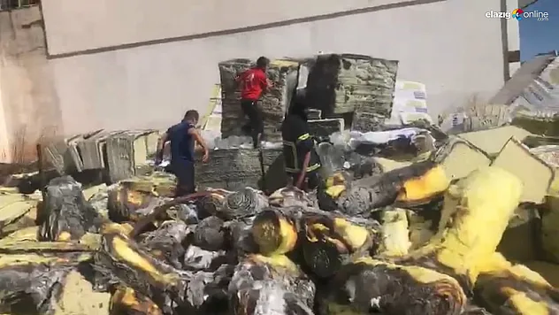 Elazığ Kovancılar'da Depo Yangını: Yalıtım Malzemeleri Kül Oldu!