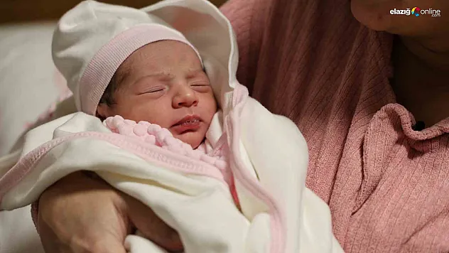 Fethi Sekin'de tatlı telaş: Yeni yılın ilk dakikalarında 4 doğum birden