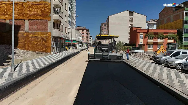 Elazığ Belediyesi Asfalt Seferberliği Başlattı: Kent Genelinde Çalışmalar Devam Ediyor!