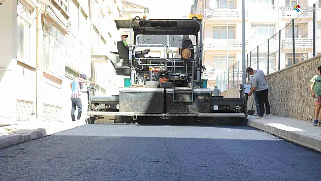 Elazığ Belediyesi'nden Kesintisiz Asfalt Seferberliği!