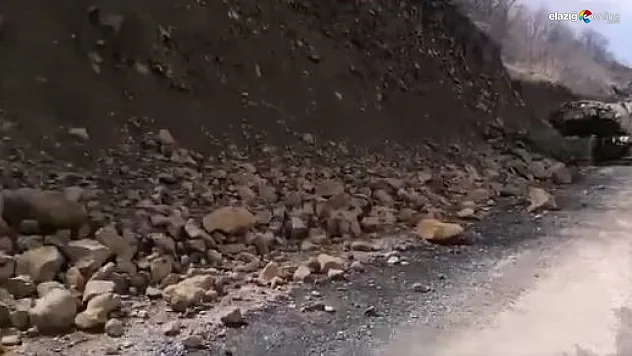 Elazığ'da Yağış Sonrası Ekipler Seferber Oldu: Kaya Parçaları Temizlendi!