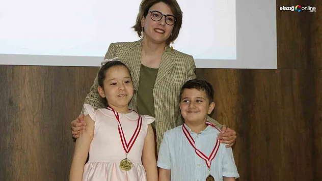 Elazığ'daki Zeka ve Yetenek Okulu öğrencileri ödüllendirildi