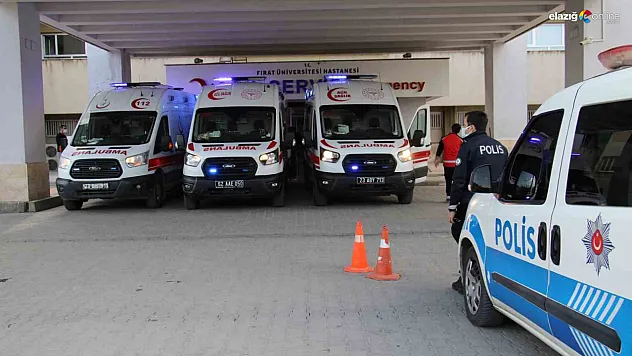 Elazığ'da Trafik Kazası: Aynı Anda Üç Otomobil Çarpıştı!