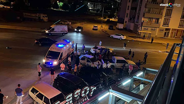 Ataşehir Mahallesi'nde Korkutan Kaza! Zincirleme Kazada 4 Kişi Yaralandı