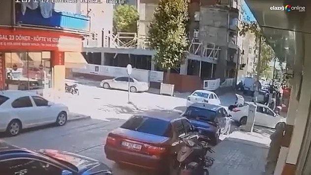 Elazığ'da Trafik Kazası! Motosiklet Otomobile Çarptı, O Anlar Kameraya Böyle Yansıdı