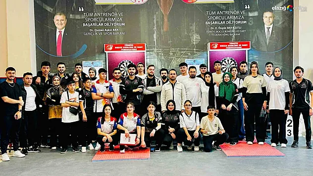 Elazığ'ın dart takımı şampiyonada zirveye yaklaştı