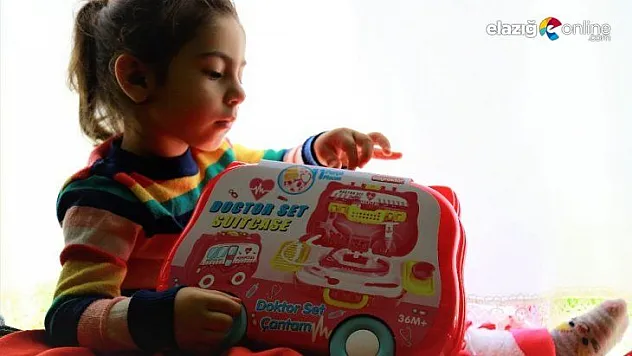 Elazığ depreminin sembol ismi Yüsra bebek ve annesi taburcu oldu