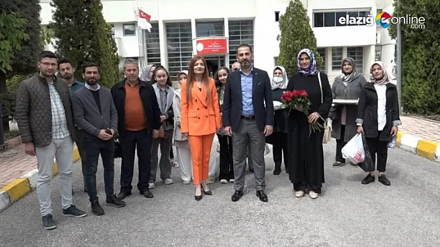 Elazığ Deva Partisinden Huzurevindeki Annelere Ziyaret