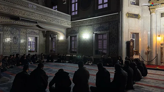 Elazığ HÜDA PAR Kudüs için sabah namazında buluştu