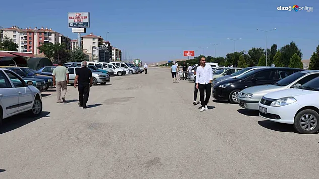 Elazığ'da Oto Pazarında Dikkat Çeken Sessizlik: Araç Var, Alıcı Yok!