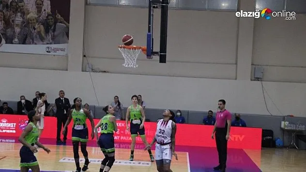 Elazığ İl Özel İdare evinde konuk ettiği Nesibe Aydın'ı 69-64 mağlup etti