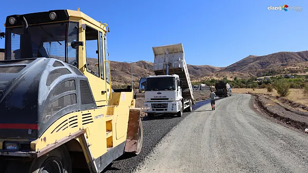 Elazığ İl Özel İdaresiyle Köy Yolları Artık Daha Güvenli: Cevizdere'ye 3 Günde Yeni Yol