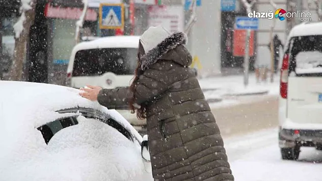 Elazığlılar güne beyaz örtü ile uyandı